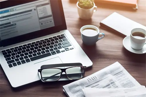 为什么电脑cf白屏