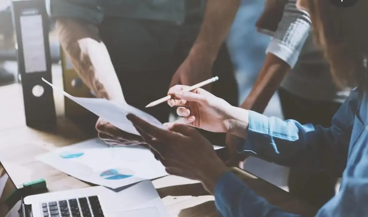 医院的电脑是什么屏幕的