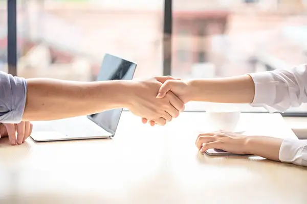 为什么电脑插线部分很热